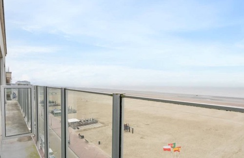 Oostduinkerke-Bad Apartment | Seaflower - studio with seaview in Oostduinkerke