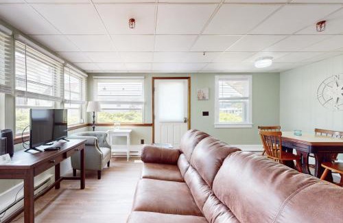 York Beach Apartment | Seafoam Dreams