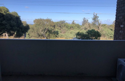 Seaford Apartment | Seaford - Seabreeze; Beautiful Beachfront, 2-Bedroom Apartment - WiFi, Netflix.