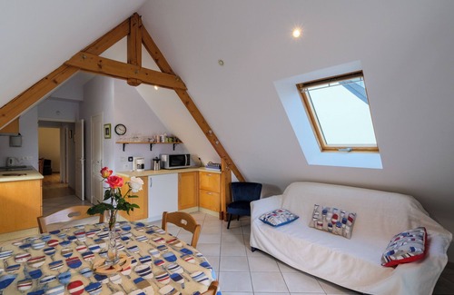 Piriac-sur-Mer Apartment | seafront: 67 m2, enclosed garden, 3 keys label (Clévacances), pets allowed,