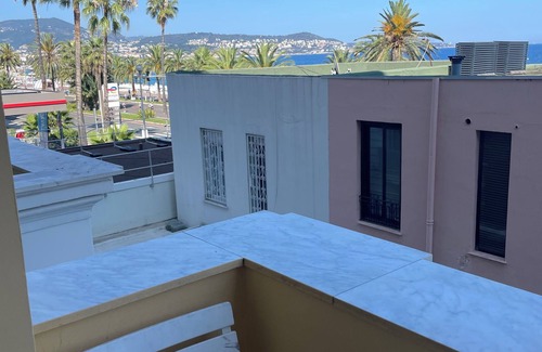 Fabron Apartment | Seafront apartment on the Promenade des Anglais