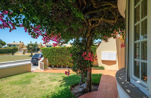 Cascais Villa | Seafront Beach Villa - Unit 1 by Portugal Portfoli