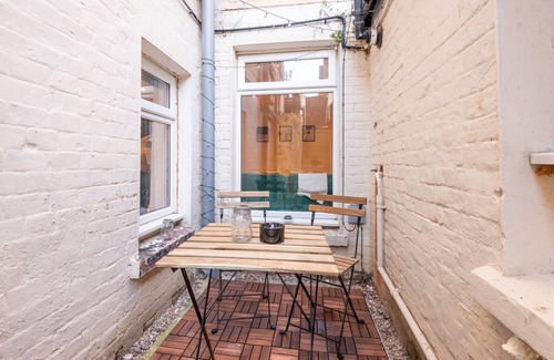 Cliftonville Apartment | Seafront retreat in Margate