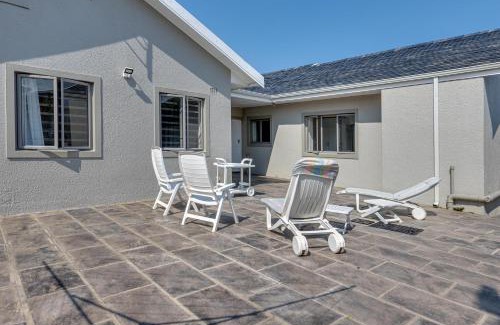 Sandbaai House | Seafront Retreat in Sandbaai