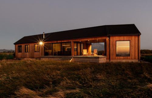 Warea House | Seafront, Sauna, Architecture The Surf Nest Full House