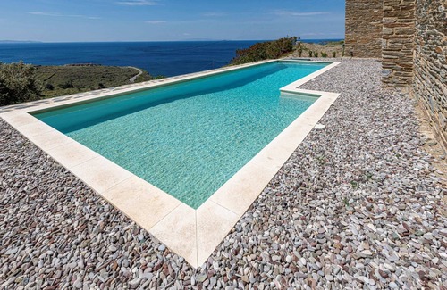 Batsi Villa | Seafront Sparkling Getaway - Cecilia Paradise Gem