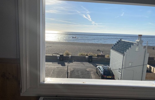 Aldeburgh House | Seafront Victorian 6 bedroom house with magnificent sea views