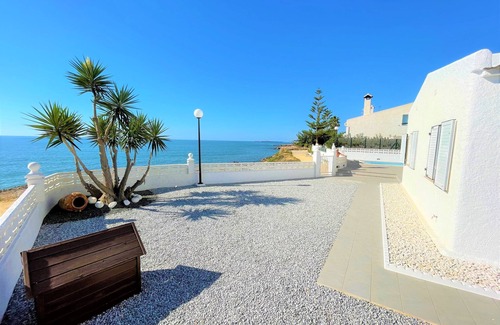 Alcanar Ski Chalet | Seafront villa with private swimming pool