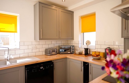 Bembridge Cottage | Seaglass - a house that sleeps 6 guests in 3 bedrooms