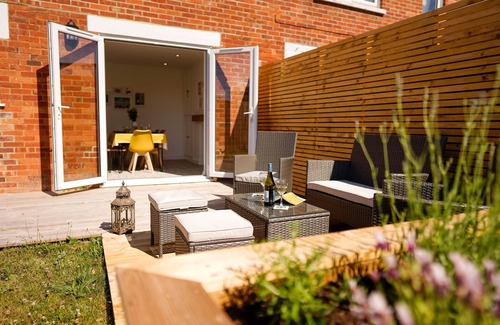 Bembridge Cottage | Seaglass - a house that sleeps 6 guests in 3 bedrooms