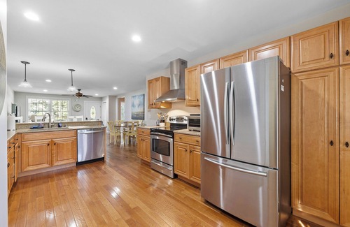 Kennebunk House | Seaglass Landing | Quick drive to beach