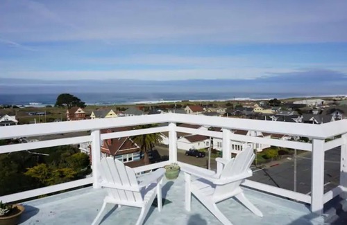 Fort Bragg Hotel | Seaglass Room-Weller House Water Tower-Ocean View