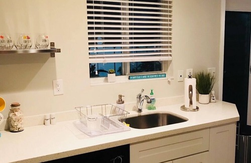 East Fort Lauderdale Apartment | Seagrape Villa Bella #3, Tropical Paradise