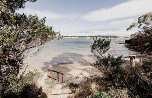 Lewisham House | Seagrass Coastal Retreat with direct beach access