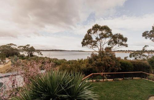 Lewisham House | Seagrass Coastal Retreat with direct beach access