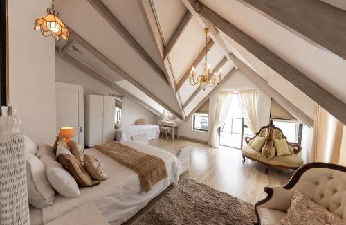 Gordons Bay Central Villa | 'Seagul Cove', Private Villa on the beach, Sleeps 7