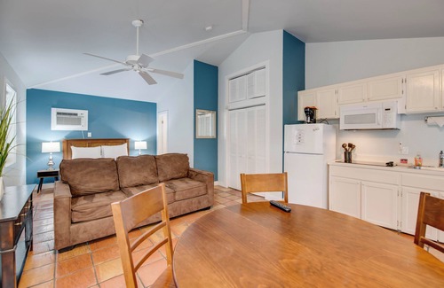 Uptown - Upper Duval Cottage | Seagull Suite | Inviting Studio, Just Steps From Duval, Hot Tubs!