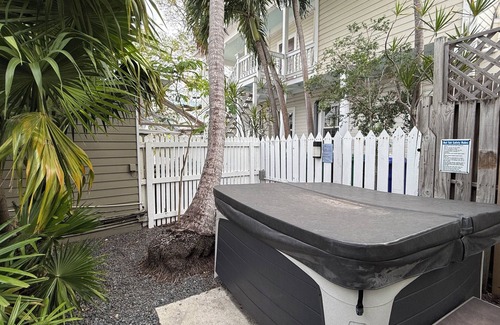 Uptown - Upper Duval Cottage | Seagull Suite | Inviting Studio, Just Steps From Duval, Hot Tubs!