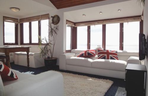 Saint John House | Seagulls Nest