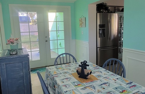 Jacksonville Beach House | Seahorse Cottage Bungalow - Only 7 Blocks from the Beach