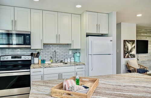 Sanibel Apartment | Seahorse Suites #1. Pet Friendly Beach HAVEN!