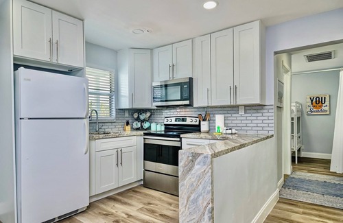 Sanibel Apartment | Seahorse Suites #2. Fun,Beach, Games, Memories!