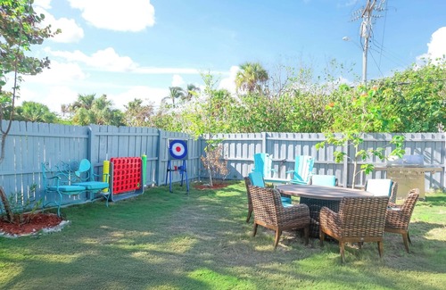Sanibel Apartment | Seahorse Suites #4. A Perfect Beach Getaway!