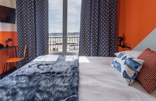 Royan Hotel | SEAKUB HOTEL