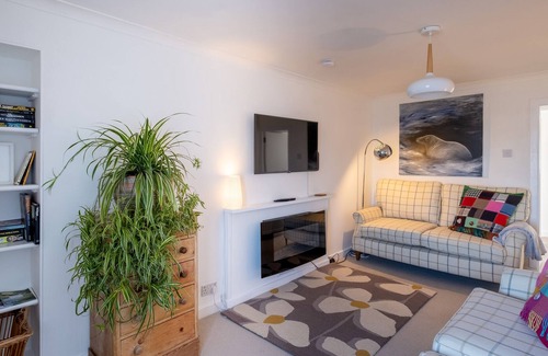 Buckie Cottage | SEAL VIEW, romantic, character holiday cottage in Portgordon