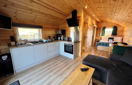 Aird Uig Bed & Breakfast | SEApods Luxury Glamping - Isle of Lewis