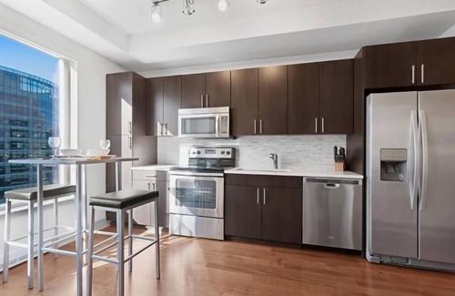 Pacific Terrace Apartment | Seaport Village 1 BR | gym | fully furnished