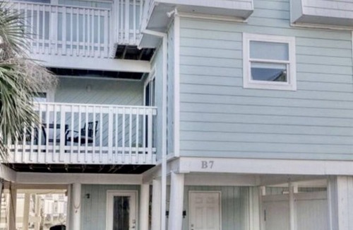 Pensacola Beach House | Seas the day 3-level Townhome, 2 bed and 2.5 bath.