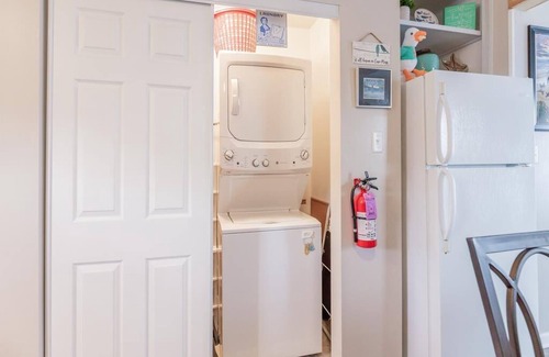 Del Haven House | Seas the Day! Lovely 3-bedroom, 1.5 bath home close to the beach