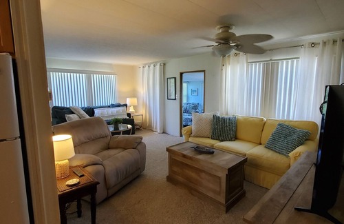 Grove City House | SEAS THE DAY