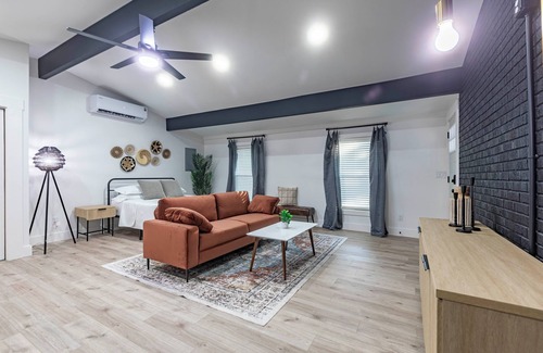 Pensacola Apartment | SeaSalt Studio 1 Bedroom 3 Miles to Pensacola Beach and minutes from Downtown