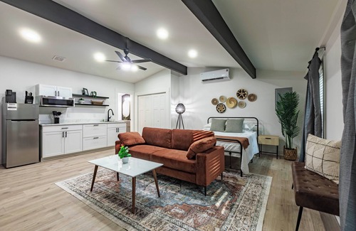 Pensacola Apartment | SeaSalt Studio 1 Bedroom 3 Miles to Pensacola Beach and minutes from Downtown