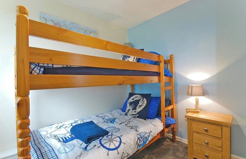 Amroth Cottage | Seascape Cottage is a modern seaside cottage sleeping up to 8 persons.