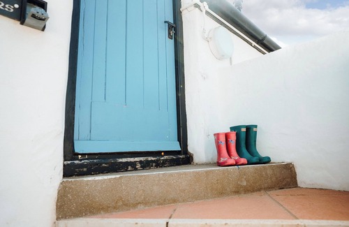 Lydstep Cottage | Seascape Cottage - UK6725