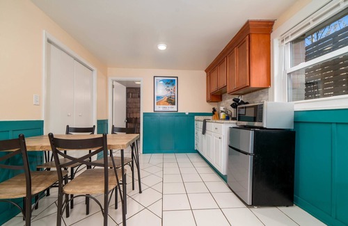 Chic's Beach Apartment | Seascape Studio Suite