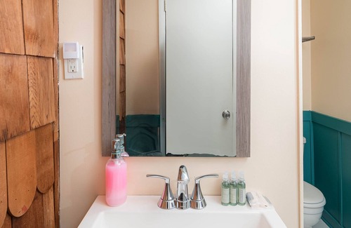 Chic's Beach Apartment | Seascape Studio Suite