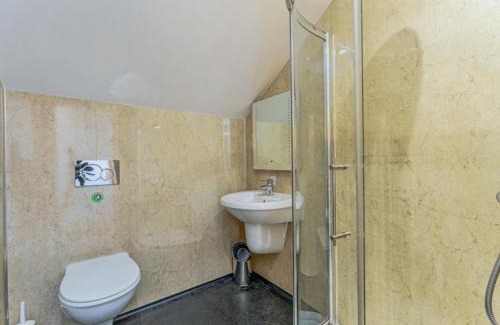 Woolacombe Villa | Seascape Villa 2 at Golden Coast Leisure Park D