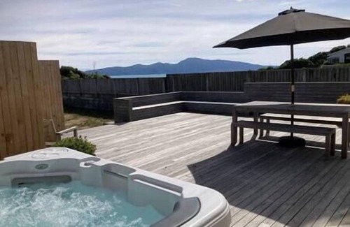 Raumati South House | Seascapes Beach House