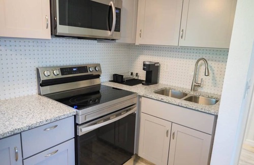 South Venice Apartment | Seashell Room Manasota Delux Villas