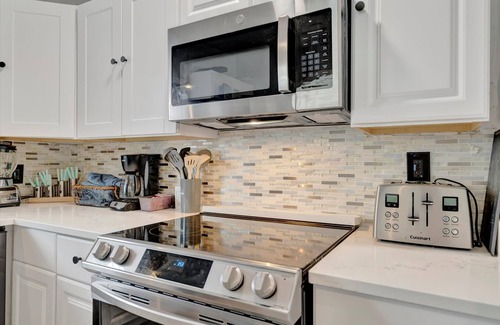 Treasure Island Apartment | Seashell Suite, WATERFRONT, 2B Pet Friendly, Dock!