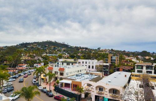 Village of La Jolla Apartment | Seashore Buyout by AvantStay Sleeps 21 7 Spaces