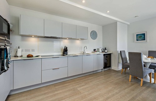 Mortehoe Apartment | Seashore -W18 - Three Bedroom Apartment, Sleeps 6