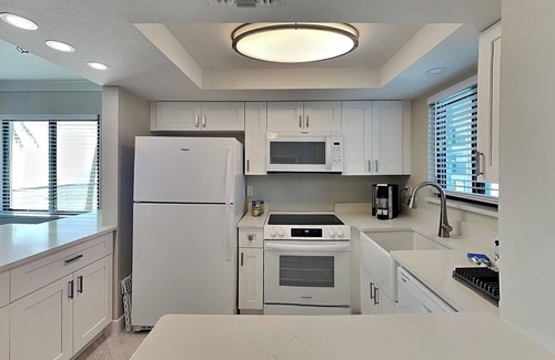 Mid Island Condo | Seaside 110 | Corner Condo w/Gulf Views, Resort Perks + Walkable Dining