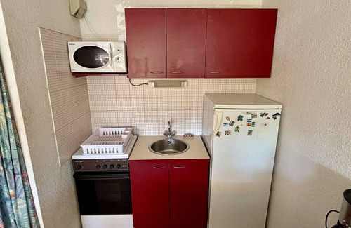Plage d'Argeles Apartment | Seaside Apartment with Pool, 100m from Beach – Sleeps 4, Pet Friendly, Parking Included