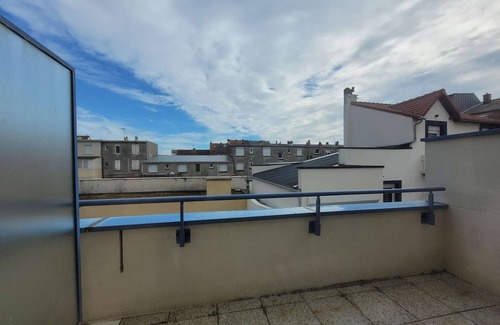 Merlimont-Plage Apartment | Seaside Apartment for 6 with Terrace in Central Merlimont