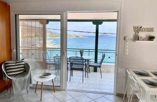 Dorida Apartment | Seaside Apartment in Glyfada-Trizonia